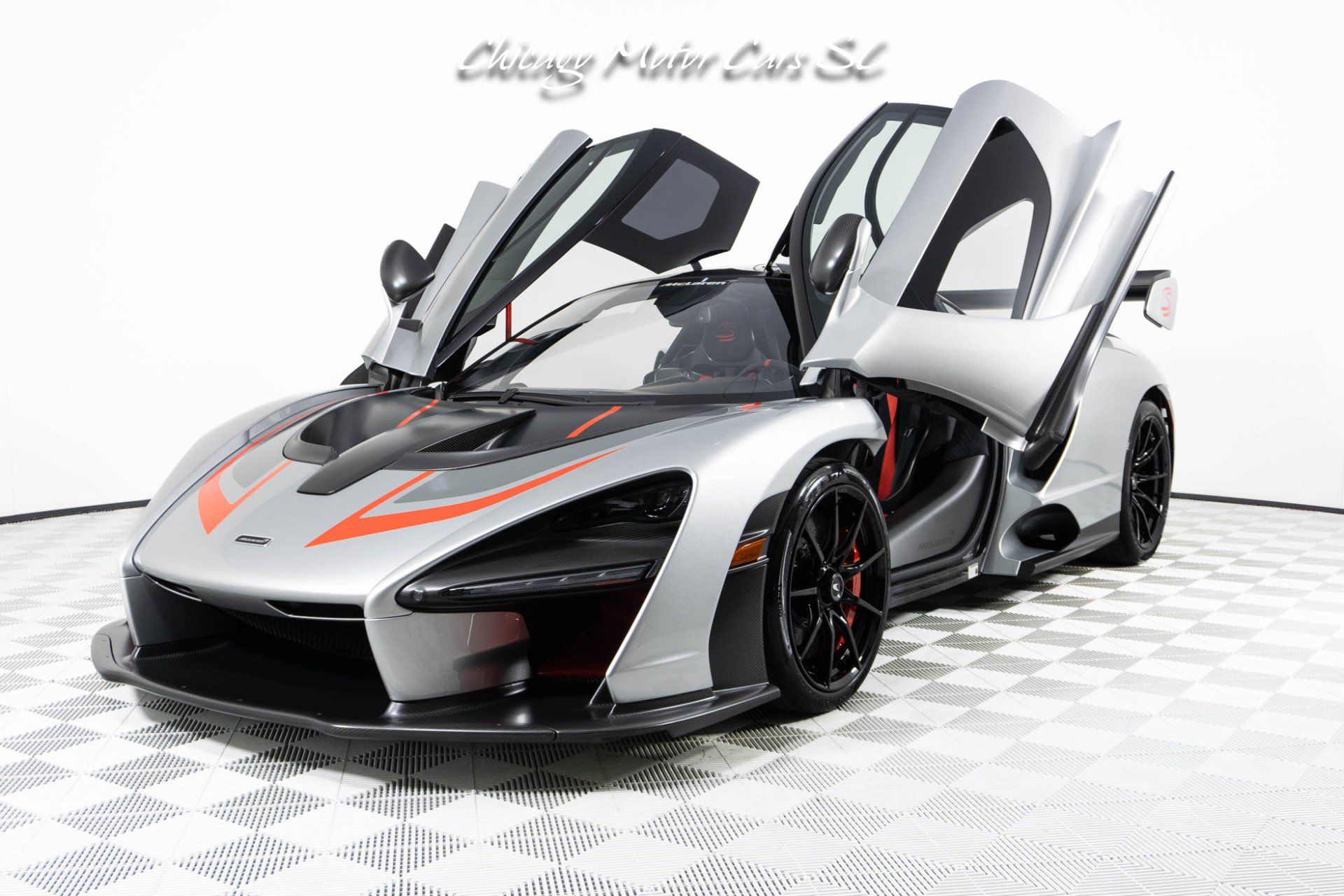 Used 2019 McLaren Senna RWD image 35
