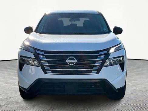 Used 2024 Nissan Rogue S image 2