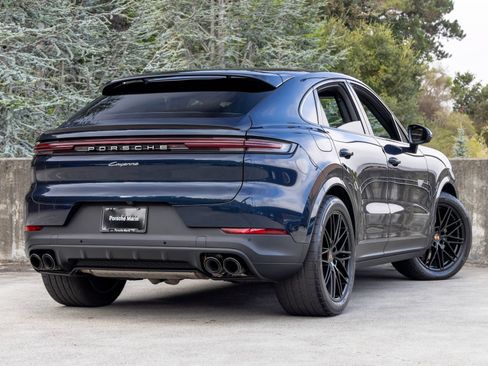 Certified 2025 Porsche Cayenne Coupe AWD/4WD image 11