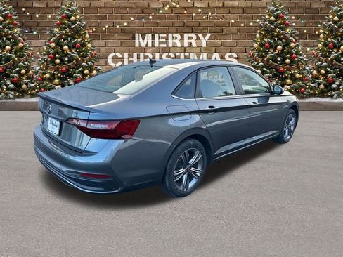 Used 2023 Volkswagen Jetta SE w/ Panoramic Sunroof Package image 5