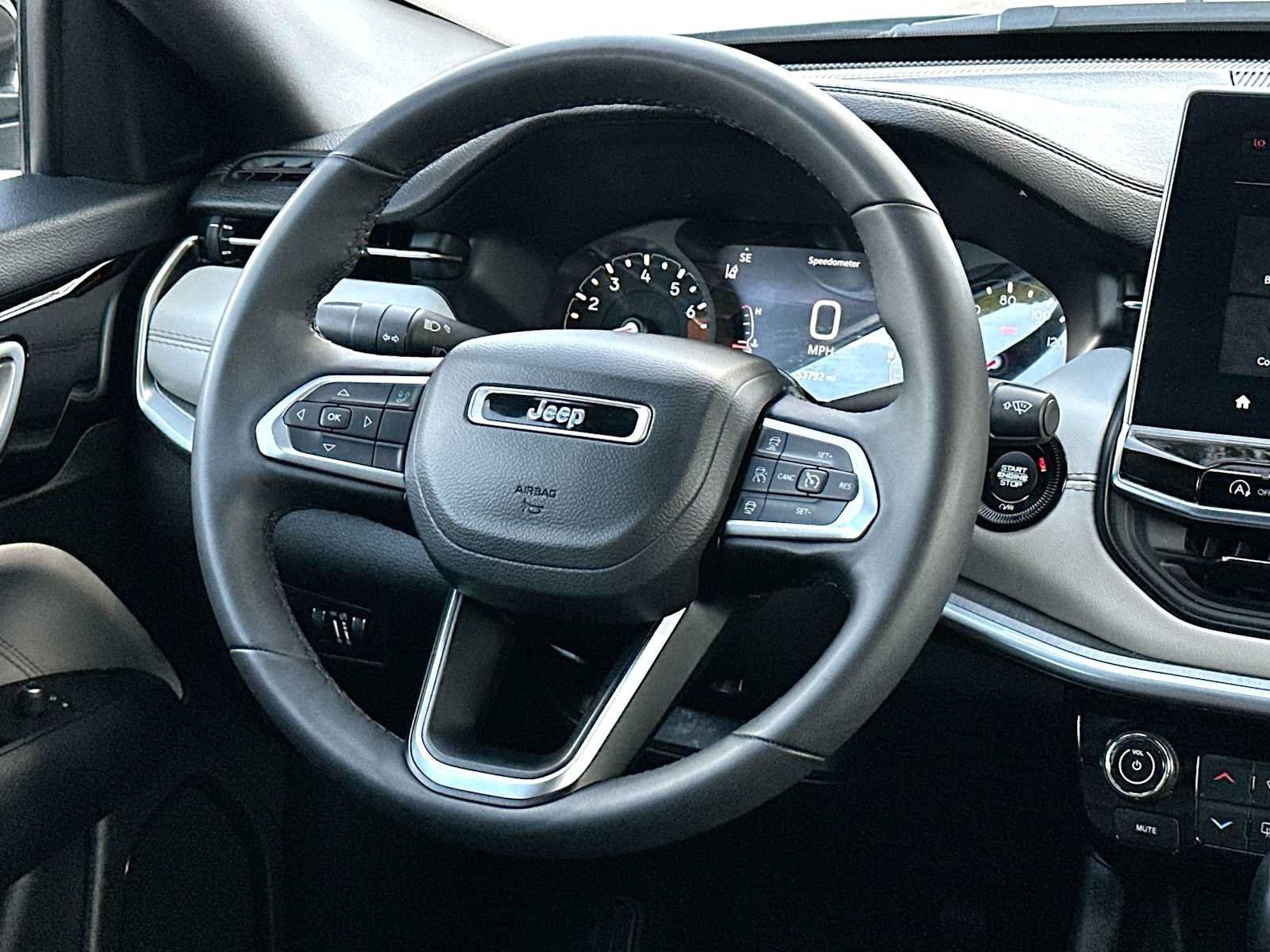 Used 2025 Jeep Compass Limited AWD/4WD image 27
