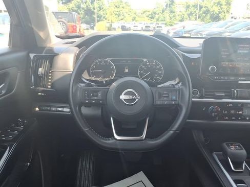 Used 2022 Nissan Pathfinder SV w/ SV Premium Package AWD/4WD image 18