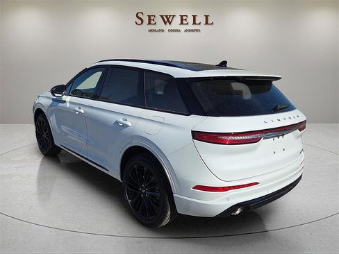 New 2026 Lincoln Corsair Premiere image 3