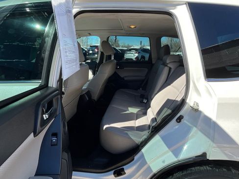 Used 2017 Subaru Forester 2.5i Limited image 20