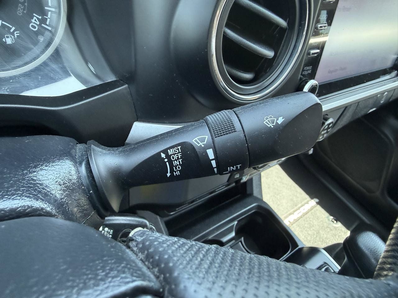 Used 2020 Toyota Tacoma SR5 RWD image 24
