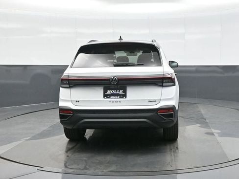 New 2026 Volkswagen Taos SE image 6