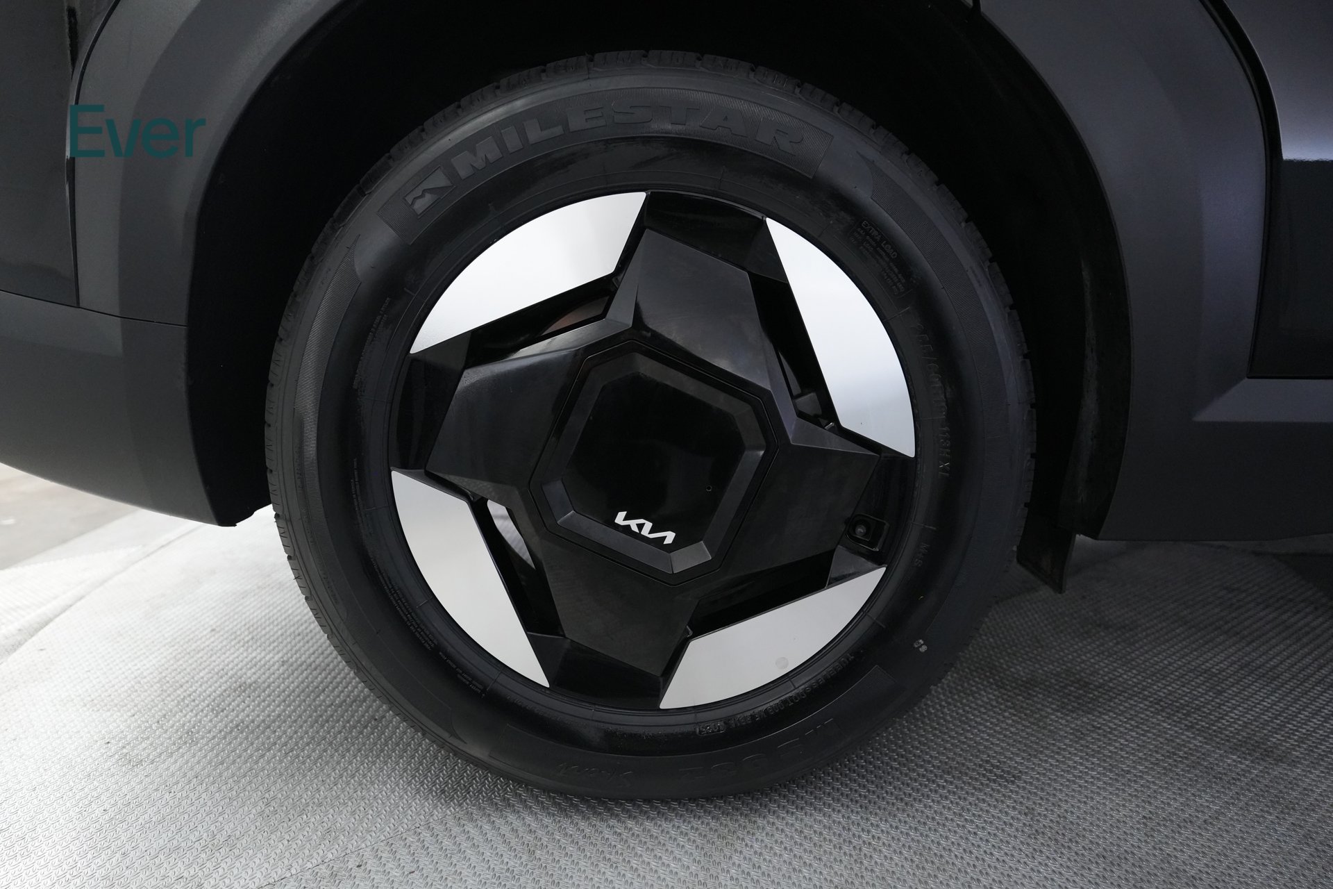 Used 2024 Kia EV9 Light Long Range RWD image 21