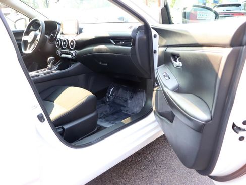 Used 2024 Nissan Sentra SV FWD image 15