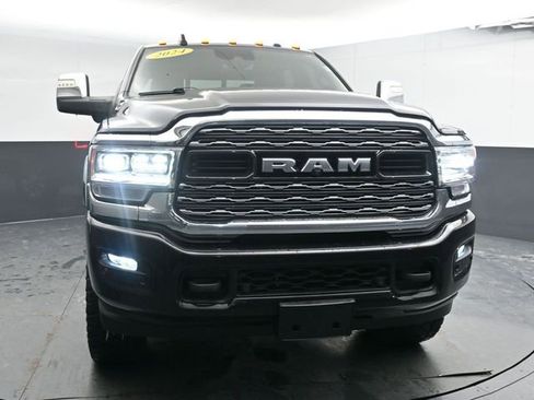 Used 2024 RAM 2500 Limited image 3