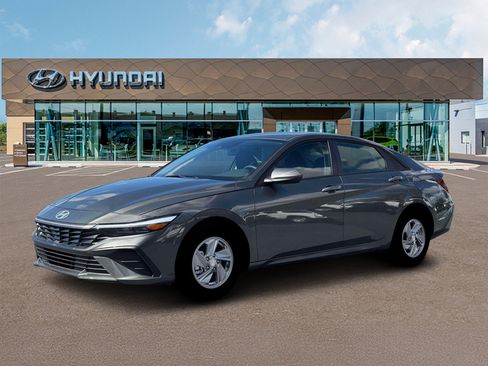New 2026 Hyundai Elantra SE FWD image 2