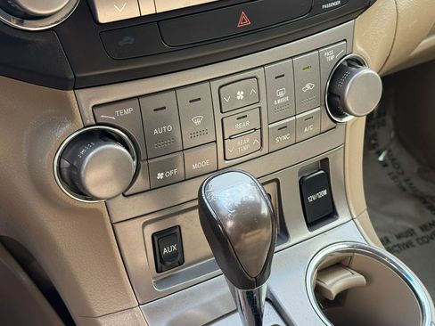 Used 2010 Toyota Highlander SE AWD/4WD image 33
