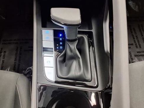 Used 2025 Hyundai Elantra SEL image 33