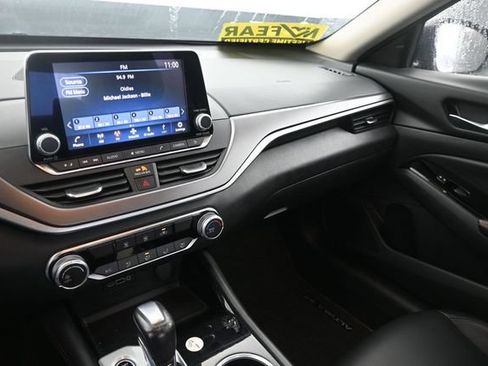 Used 2024 Nissan Altima 2.5 SR FWD image 22