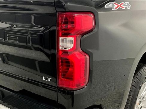 Used 2025 Chevrolet Silverado 1500 LT image 24