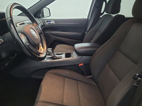 Used 2020 Jeep Grand Cherokee Laredo image 17