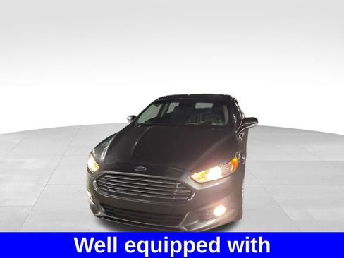 Used 2016 Ford Fusion SE w/ Equipment Group 202A image 3