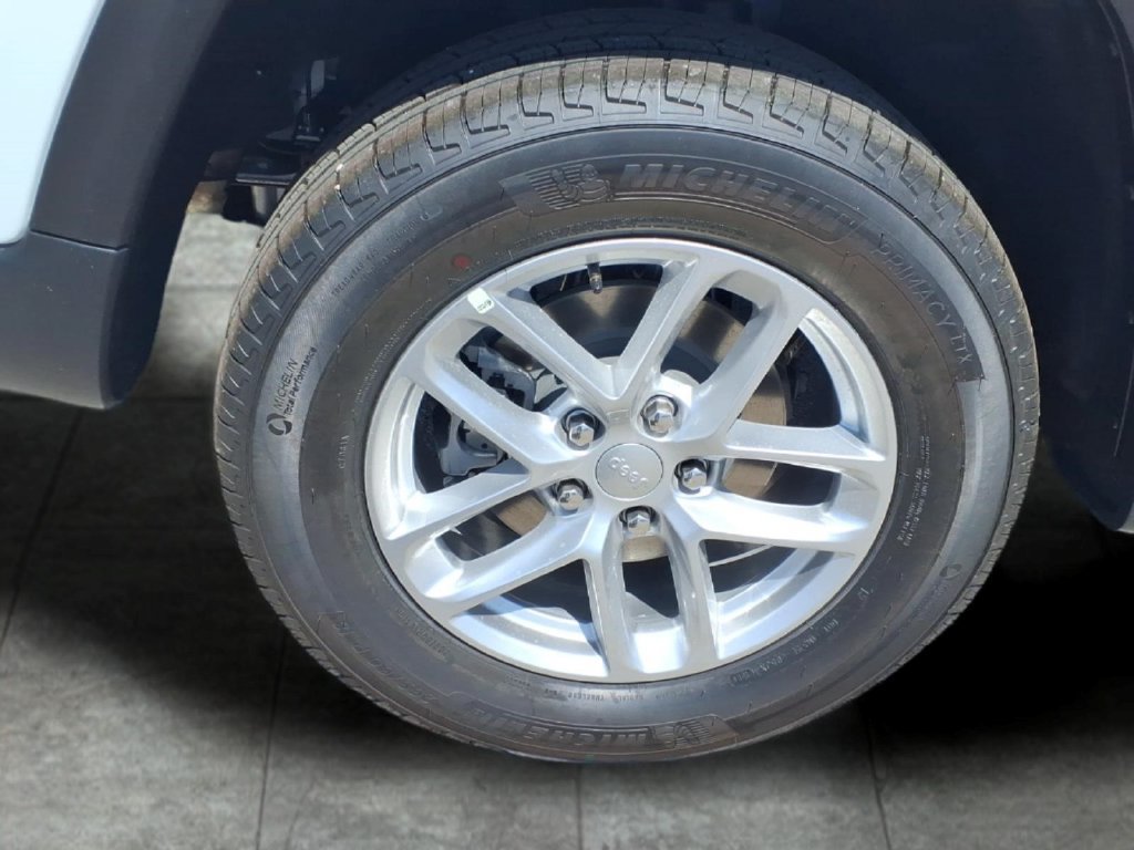 New 2026 Jeep Grand Cherokee Laredo AWD/4WD image 7