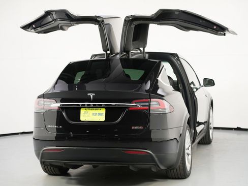 Used 2016 Tesla Model X P90D image 50