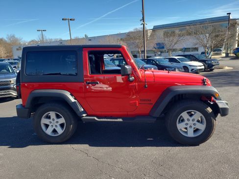 Used 2018 Jeep Wrangler Sport image 4