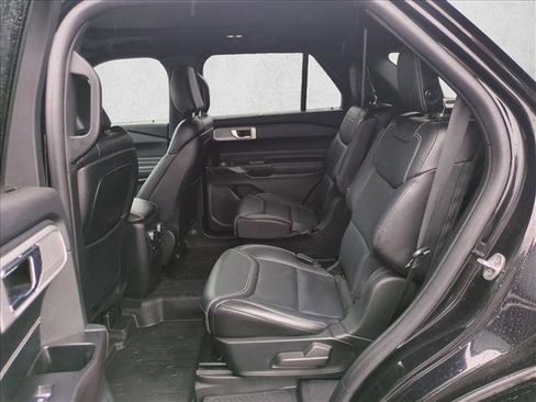 Used 2020 Ford Explorer ST image 27
