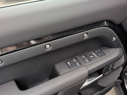 Used 2025 Land Rover Defender 130 Outbound image 31