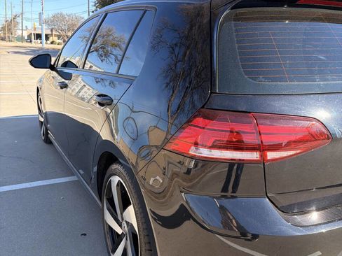 Used 2020 Volkswagen GTI SE image 11