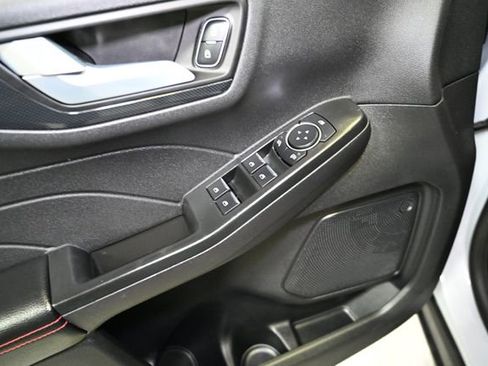 Used 2025 Ford Escape ST-Line image 27