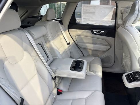 New 2026 Volvo XC60 B5 Ultra image 17