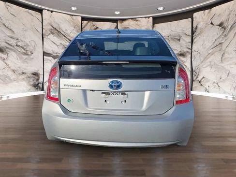 Used 2014 Toyota Prius Four w/ Solar Roof Package FWD image 5