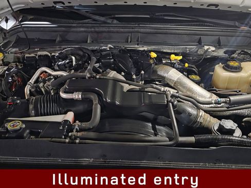 Used 2015 Ford F250 Lariat w/ Lariat Interior Package image 19