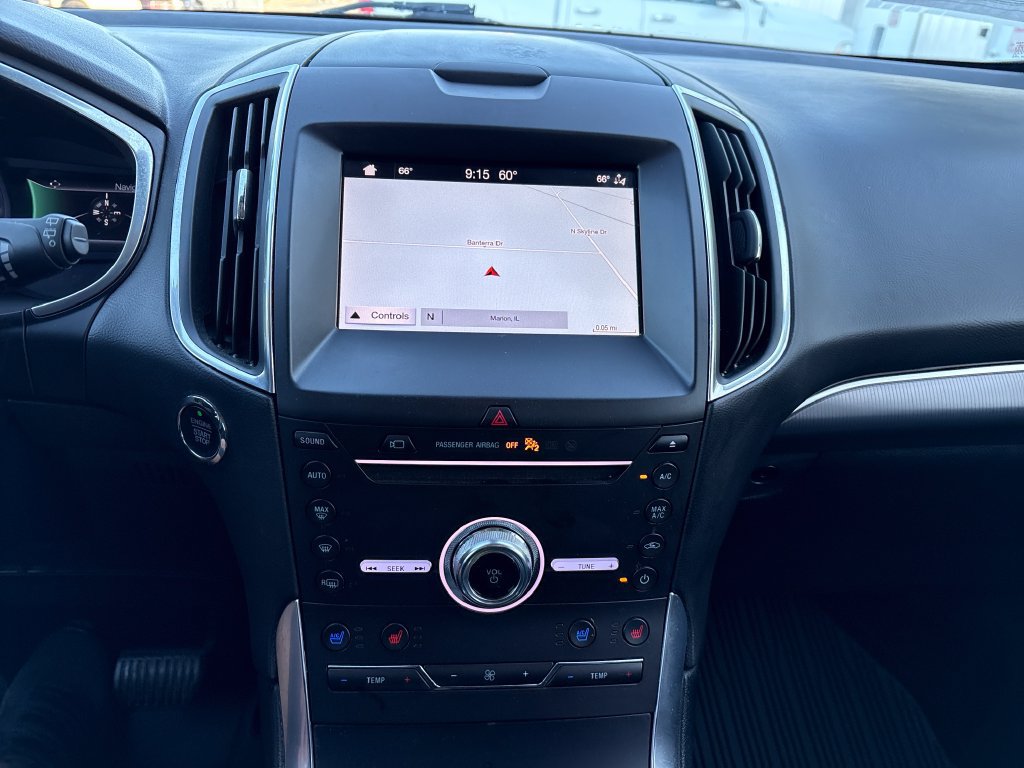 Used 2019 Ford Edge Titanium w/ Equipment Group 301A AWD/4WD image 18