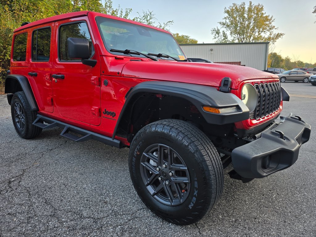 Used 2024 Jeep Wrangler Unlimited Sport AWD/4WD image 10