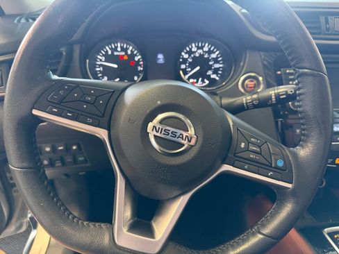 Used 2019 Nissan Rogue SL w/ Premium Package AWD/4WD image 13