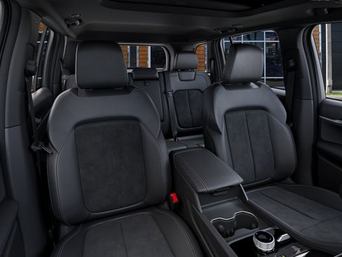 New 2026 Jeep Grand Cherokee Altitude RWD image 16