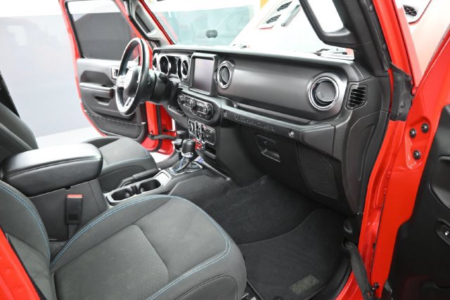 Used 2022 Jeep Wrangler Unlimited Rubicon 4xe w/ Cold Weather Group AWD/4WD image 22