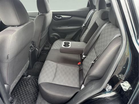Used 2018 Nissan Rogue Sport SV AWD/4WD image 11
