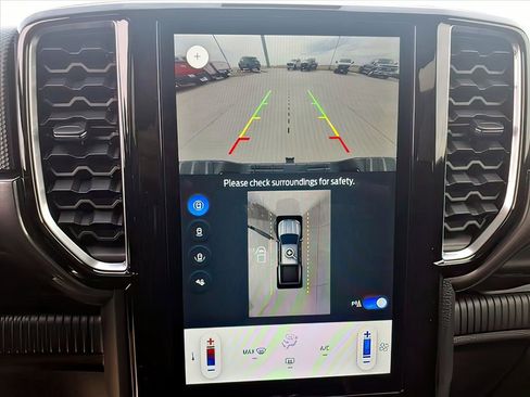 New 2025 Ford Ranger XLT w/ FX4 Off-Road Package image 8