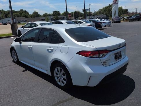 Certified 2025 Toyota Corolla LE FWD image 5