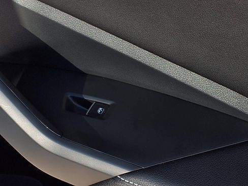 Certified 2025 Volkswagen Jetta Sport image 27