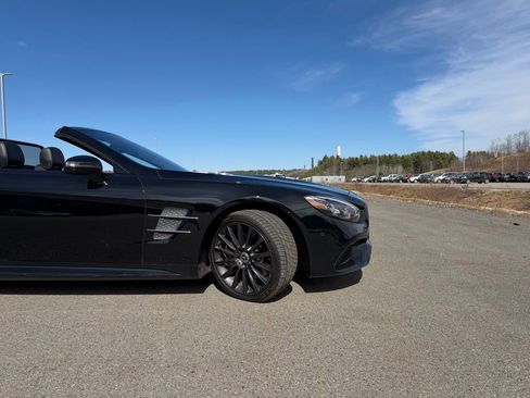 Used 2017 Mercedes-Benz SL 550 image 17