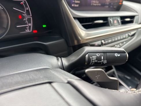 Used 2021 Lexus ES 300h w/ Accessory Package image 22