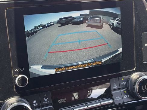 Used 2023 Toyota Highlander XSE AWD/4WD image 16