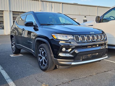 Used 2024 Jeep Compass Limited image 1