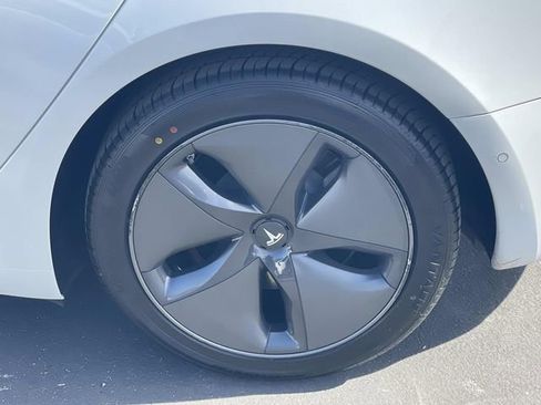Used 2020 Tesla Model 3 Standard Range Plus image 6