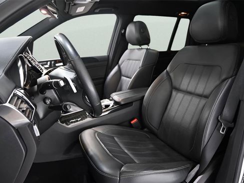 Used 2018 Mercedes-Benz GLS 450 4MATIC w/ Premium Package image 10