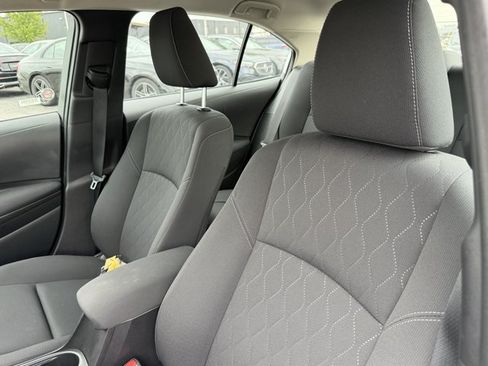 Used 2025 Toyota Corolla LE FWD image 11