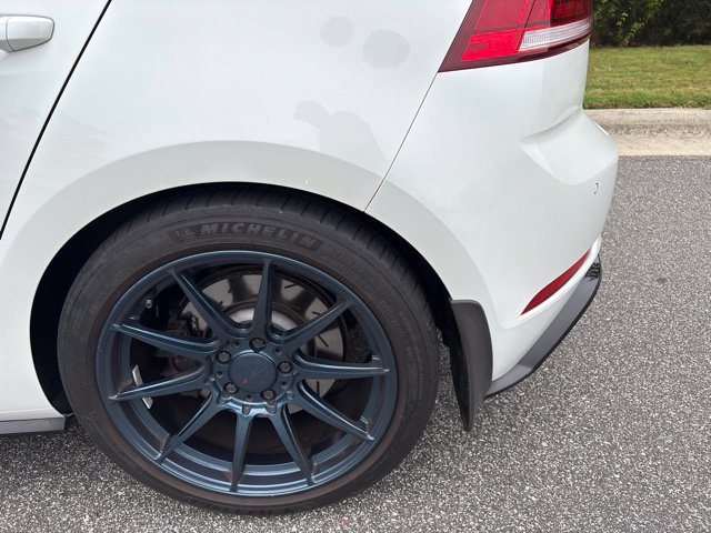 Used 2019 Volkswagen Golf R 4-Door AWD/4WD image 9