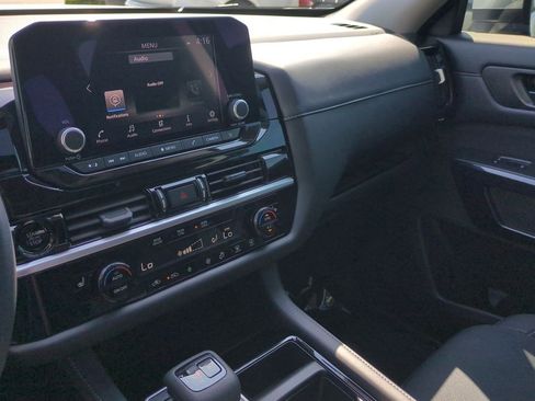 Certified 2025 Nissan Pathfinder SV w/ SV Premium Package FWD image 23