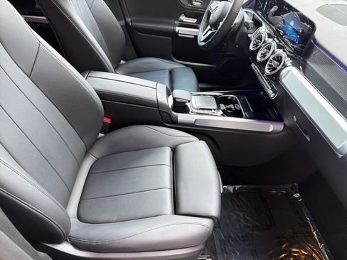 Certified 2022 Mercedes-Benz GLB 250 image 33