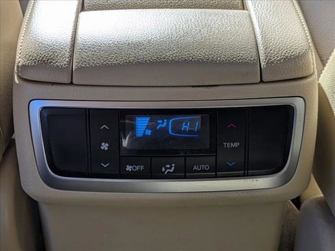 Used 2019 Toyota Highlander Limited image 17